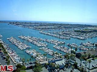 13700 MARINA POINTE DR #1819, VENICE, CA 90292